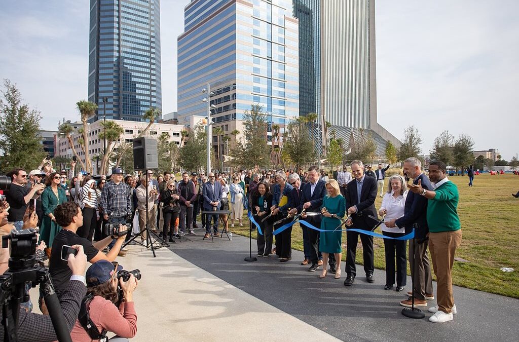Jacksonville debuts first phase of Riverfront Plaza
